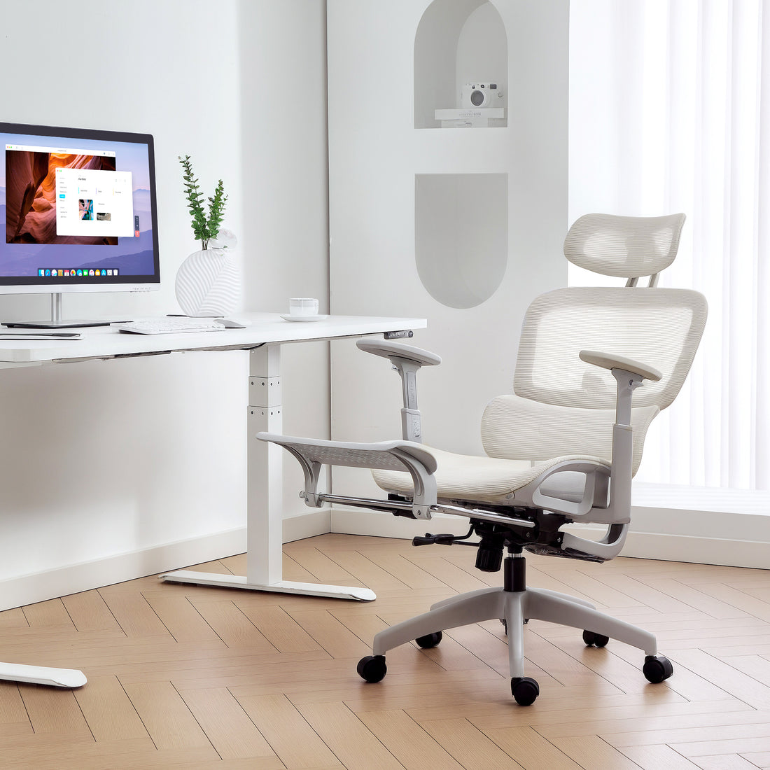 Ergonomischer Bürostuhl mit Fußstütze | Farbe: Beige | Abmessungen: 66x64x114-122 cm
