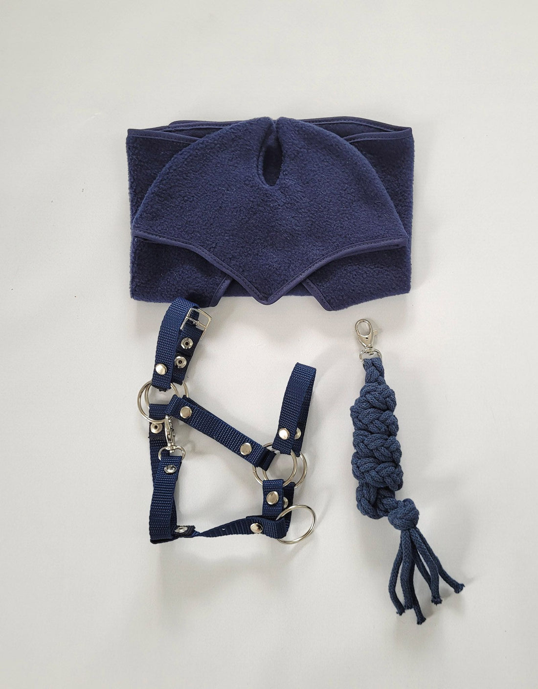 Fleecefilt och öronproppset - hästfilt - komfort för hobbyhäst - denim